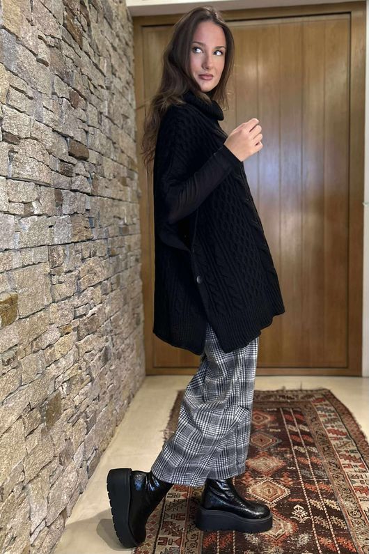 Edie Cable Cowl Knit Black 